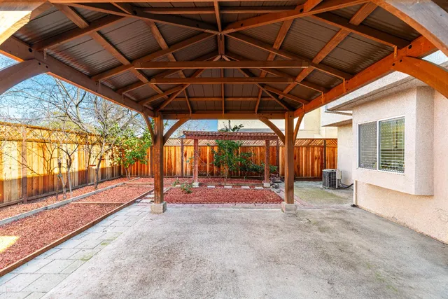 a view of outdoor space