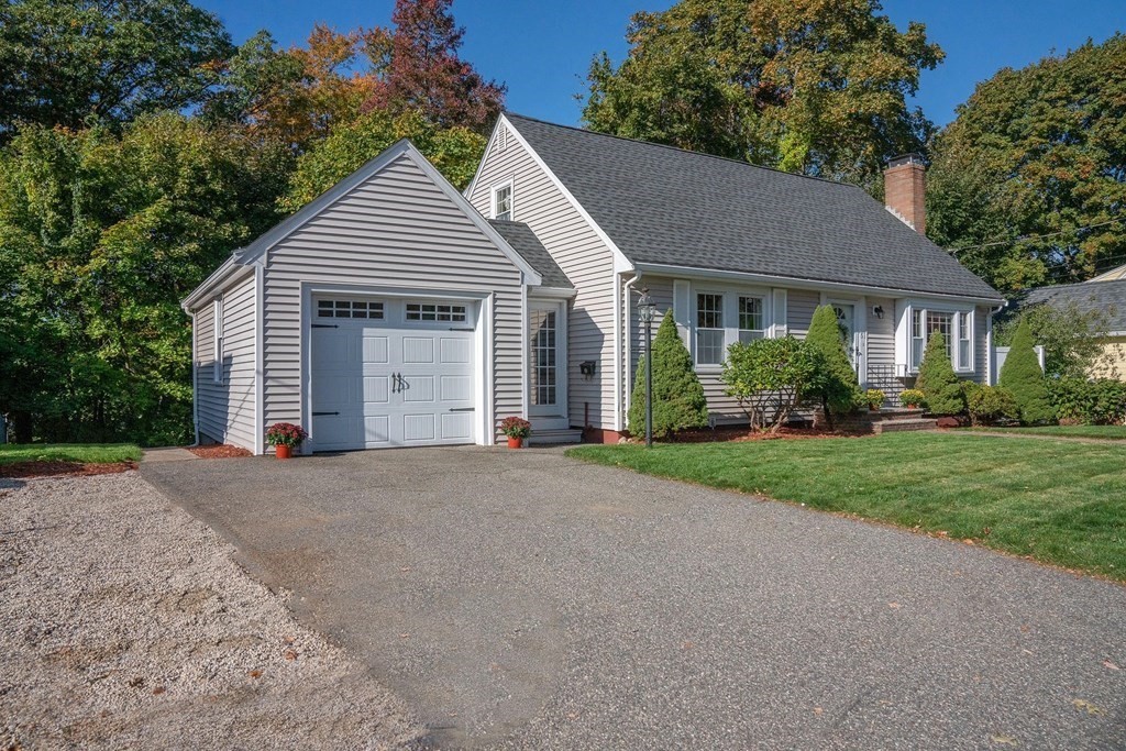 51 Hopkins Street Reading, MA 01867 - Photo 3 of 24