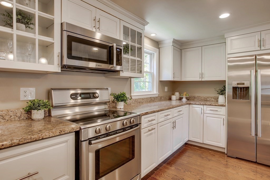 51 Hopkins Street Reading, MA 01867 - Photo 5 of 24