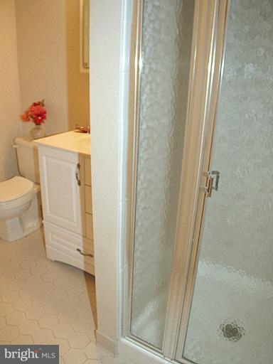 9401 Reach Road Potomac, MD 20854 - Photo 13 of 30 Bath 4