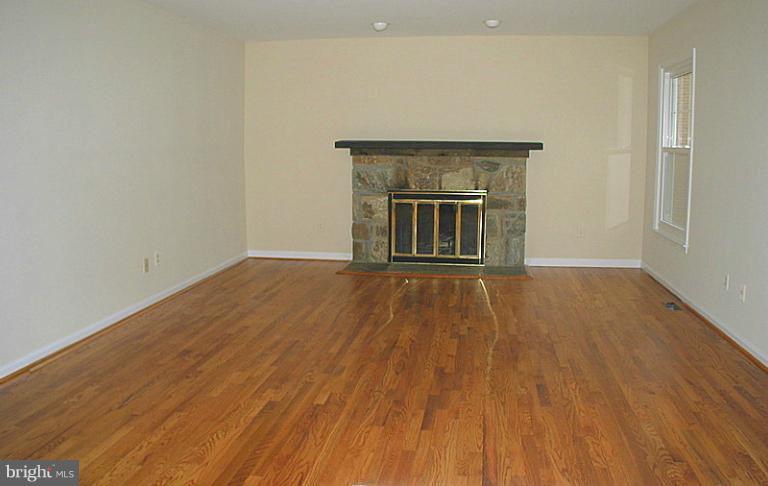 9401 Reach Road Potomac, MD 20854 - Photo 15 of 30 Family Room
