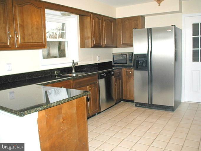 9401 Reach Road Potomac, MD 20854 - Photo 17 of 30 Kitchen 3