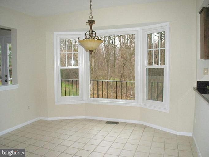 9401 Reach Road Potomac, MD 20854 - Photo 23 of 30 Breakfast Area