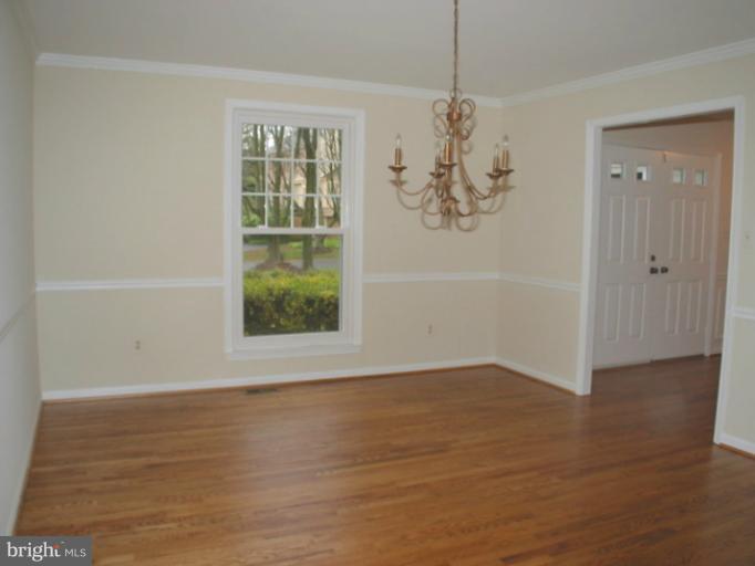 9401 Reach Road Potomac, MD 20854 - Photo 5 of 30 Dining Room