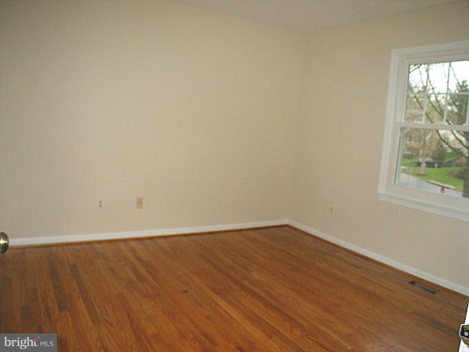 9401 Reach Road Potomac, MD 20854 - Photo 7 of 30 Bedroom 4