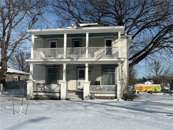 $180,000 | 118 7th Street, Baldwin City, KS 66006