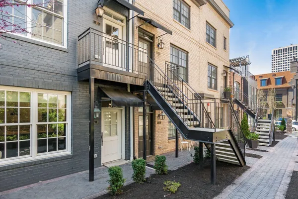 $3,000 | 90 Normandy Avenue, Unit TH66, Columbus, OH 43215