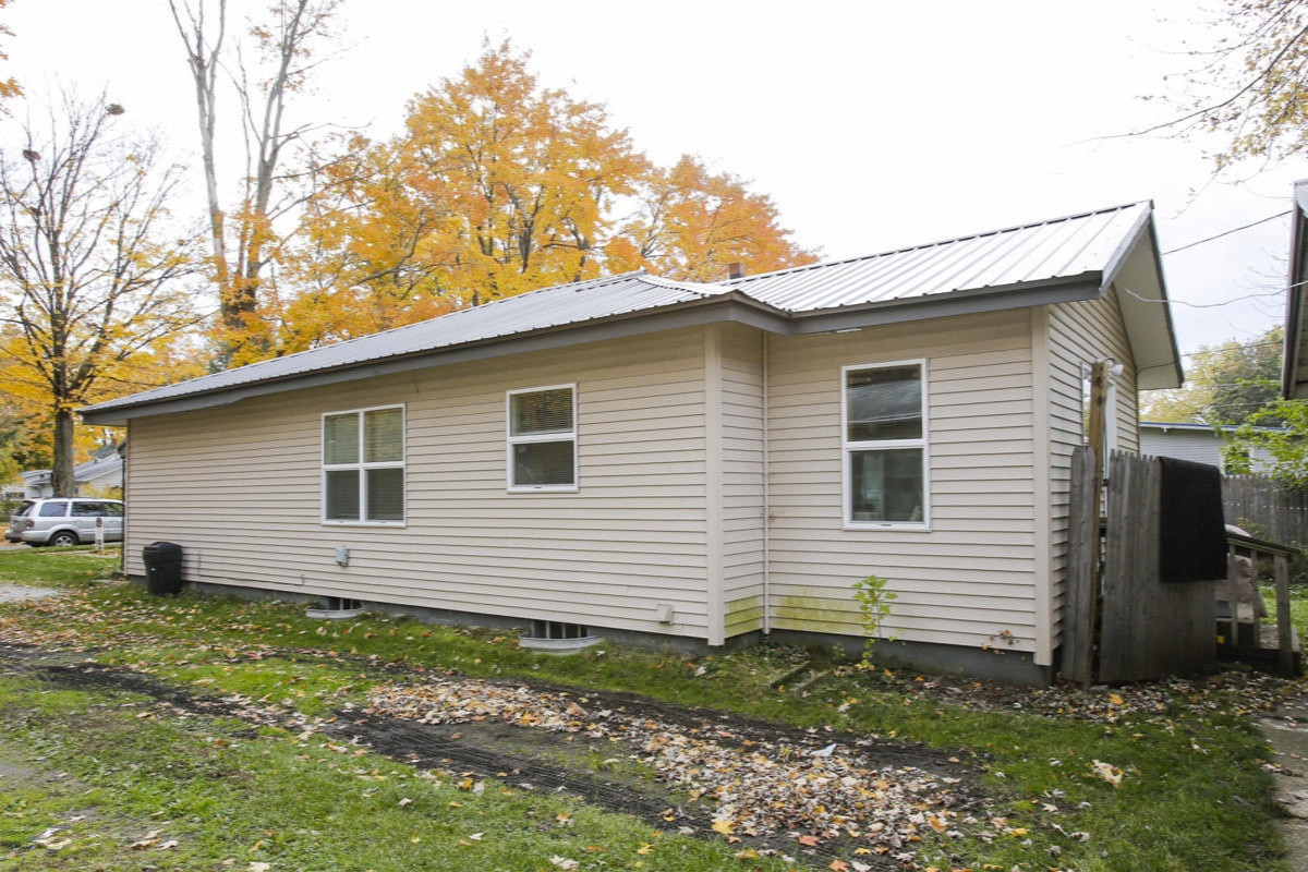 637 South Hooker Avenue Three Rivers, MI 49093 - Photo 21 of 21 637 hooker-121