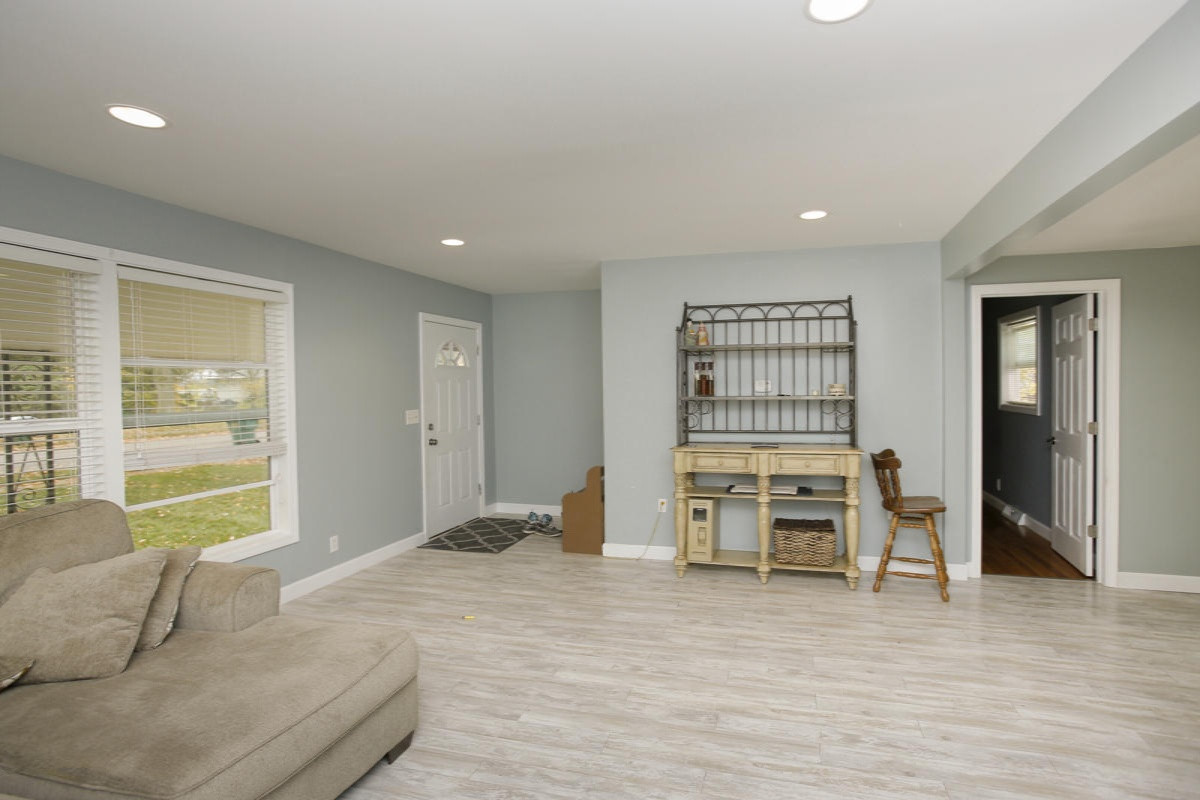 637 South Hooker Avenue Three Rivers, MI 49093 - Photo 5 of 21 637 hooker-105