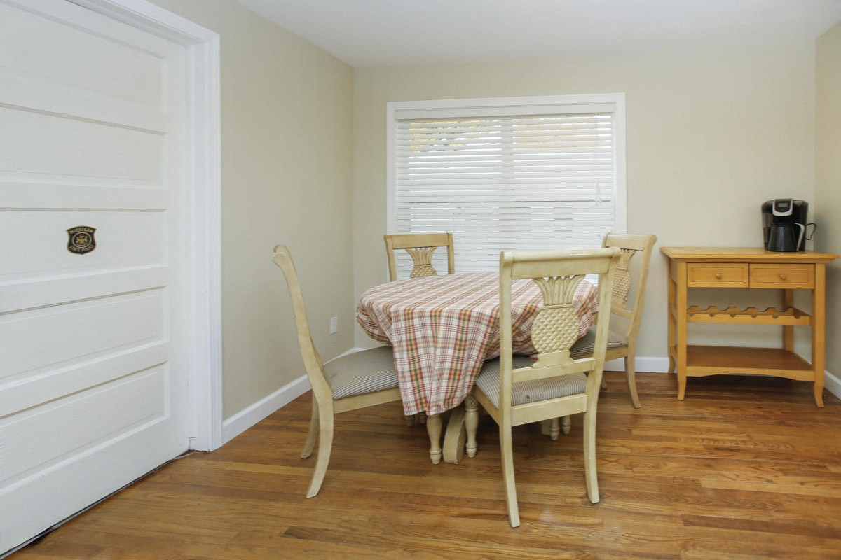 637 South Hooker Avenue Three Rivers, MI 49093 - Photo 9 of 21 637 hooker-109