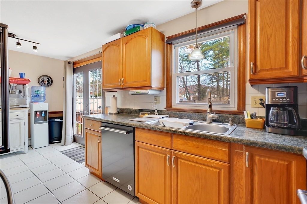 3 Gula Drive Easthampton, MA 01027 - Photo 10 of 33