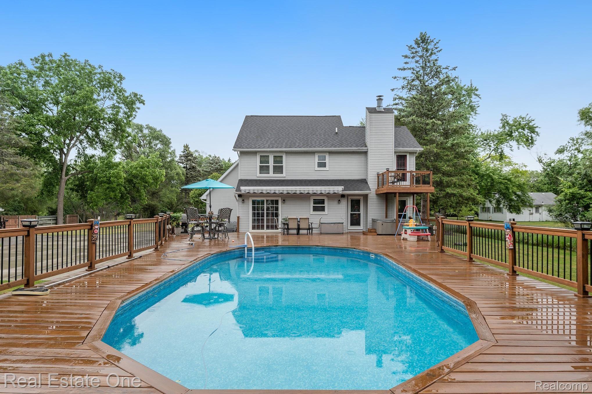 4293 Rural Street Waterford, MI 48329 - Photo 36 of 56 Pool View 2