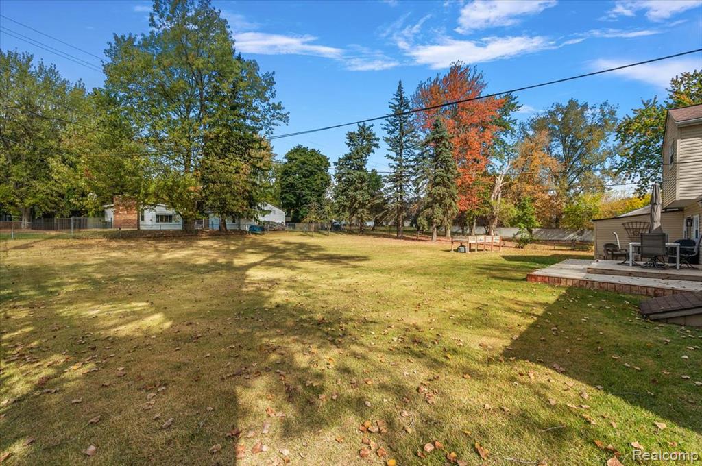 2262 Hammerslea Road Lake Orion, MI 48359 - Photo 42 of 47 Gallery Image 42