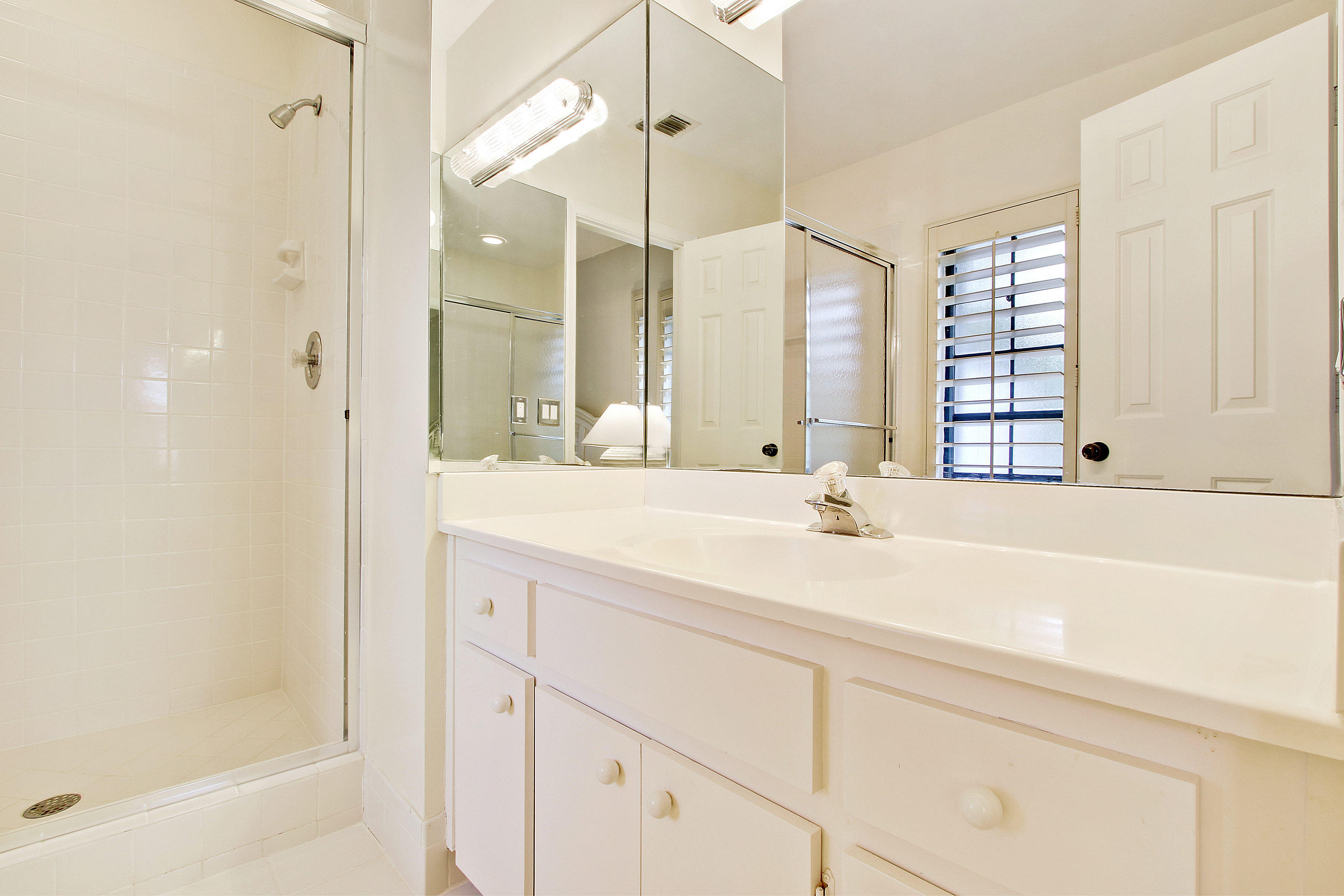 2665 Northwest 23rd Way Boca Raton, FL 33431 - Photo 22 of 30 Guest Bath
