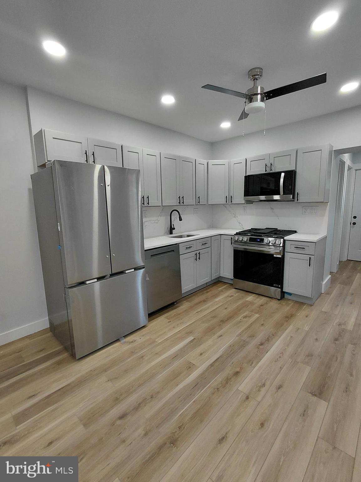 43 East Sharpnack Street Philadelphia, PA 19119 - Photo 10 of 37