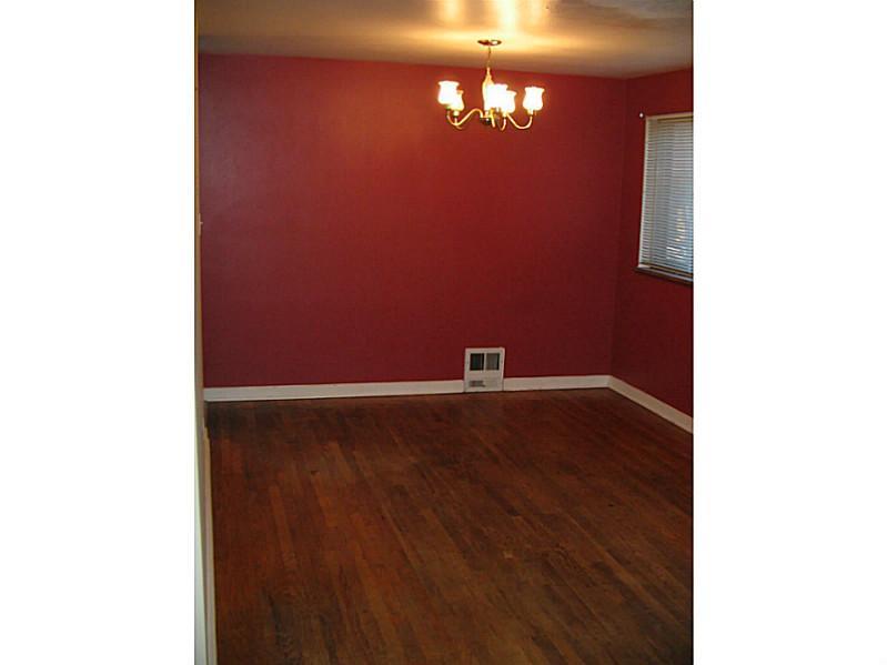 26 Burnside Road Canonsburg, PA 15317 - Photo 2 of 6 Dining Room.