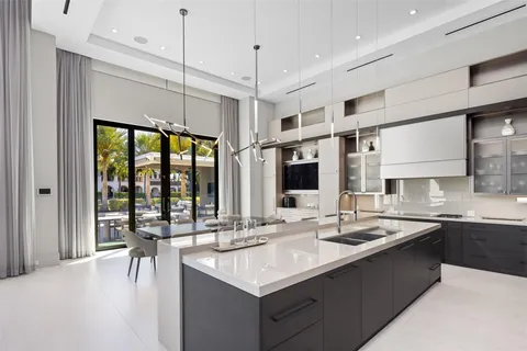 $9,900,000 | 816 Riviera Isle Drive, Fort Lauderdale, FL 33301