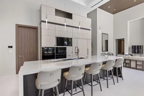 $9,900,000 | 816 Riviera Isle Drive, Fort Lauderdale, FL 33301