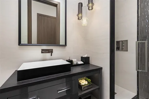 $9,900,000 | 816 Riviera Isle Drive, Fort Lauderdale, FL 33301