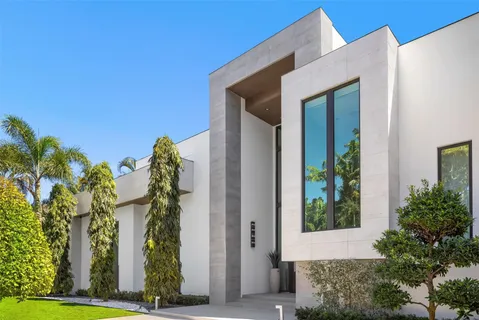 $9,900,000 | 816 Riviera Isle Drive, Fort Lauderdale, FL 33301