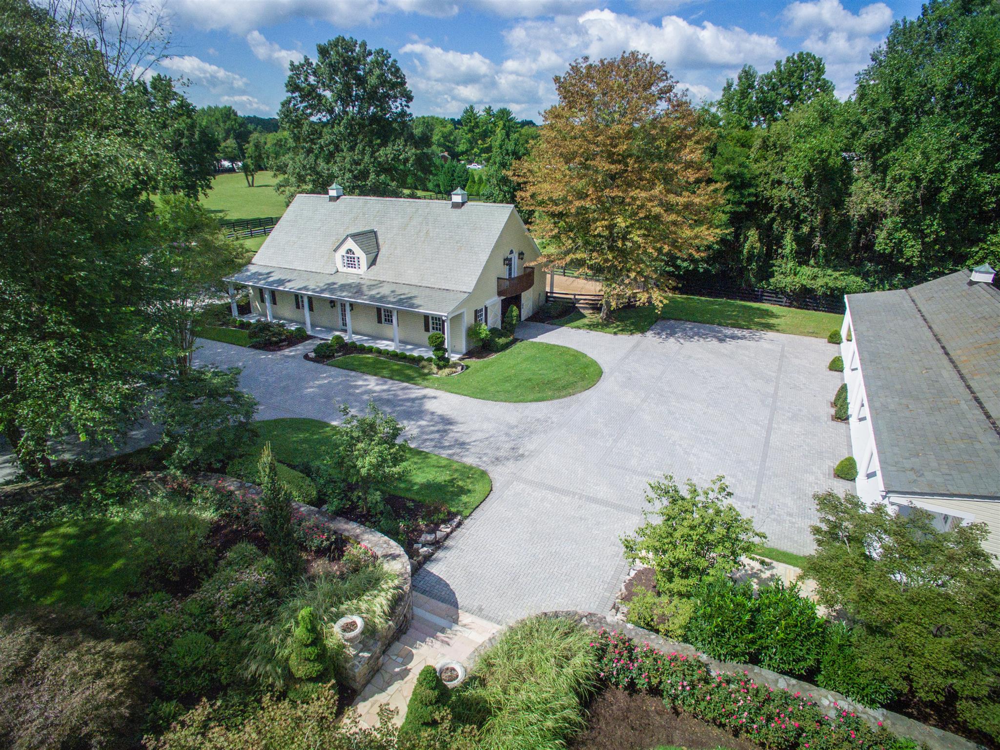 175 Cherokee Dock Road Lebanon, TN 37087 - Photo 26 of 30 an aerial view of a house having yard