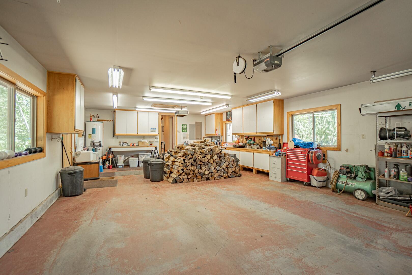 7540 Hyatt Prairie Road Ashland, OR 97520 - Photo 35 of 39 Inside Garage
