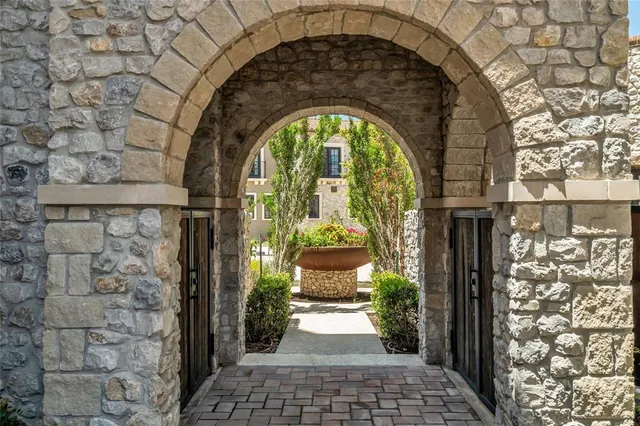 front view of a building with traffic signal lights