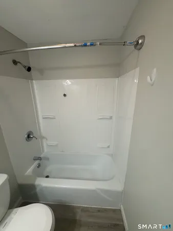 $194,500 | 239 Old Farms Road, Unit 5C, Avon, CT 06001