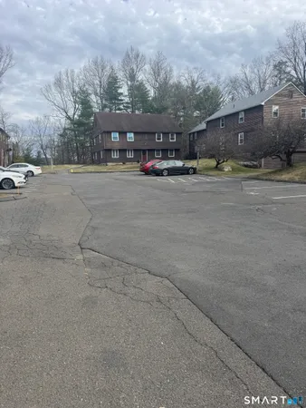 $194,500 | 239 Old Farms Road, Unit 5C, Avon, CT 06001