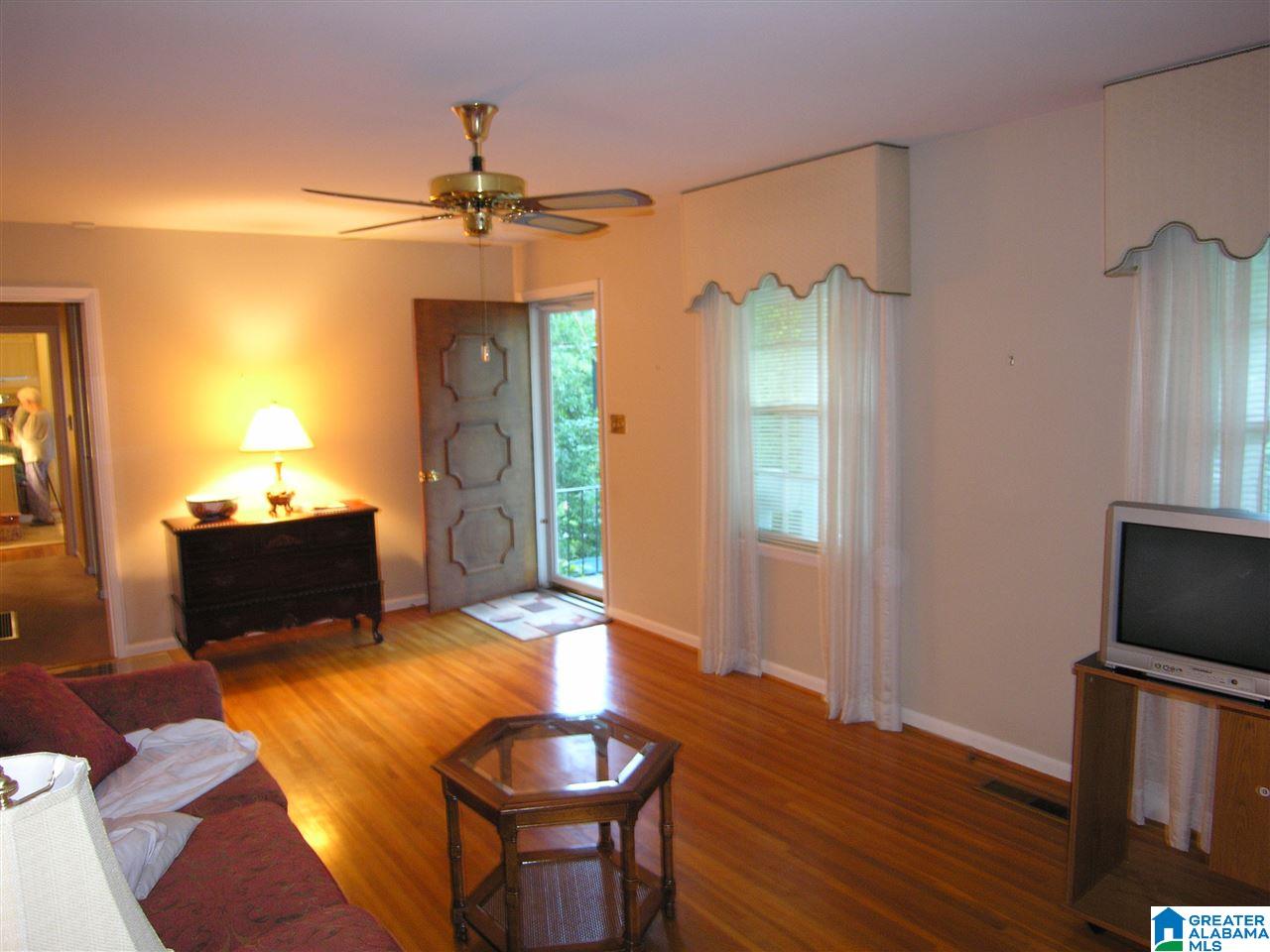 536 Edgecrest Circle Birmingham, AL 35209 - Photo 8 of 33