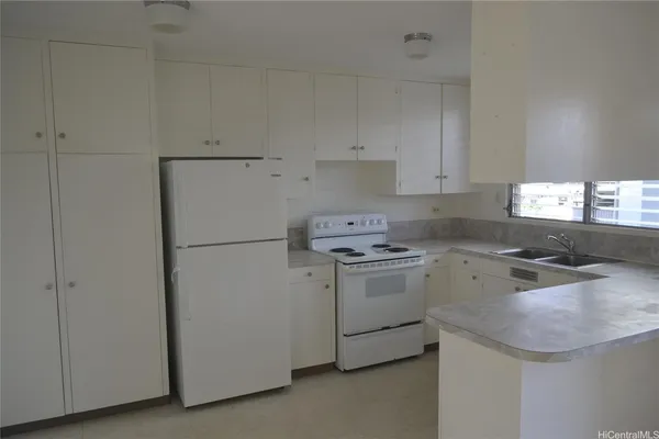 $1,700 | 2122 Citron Street, Unit 203, Honolulu, HI 96826
