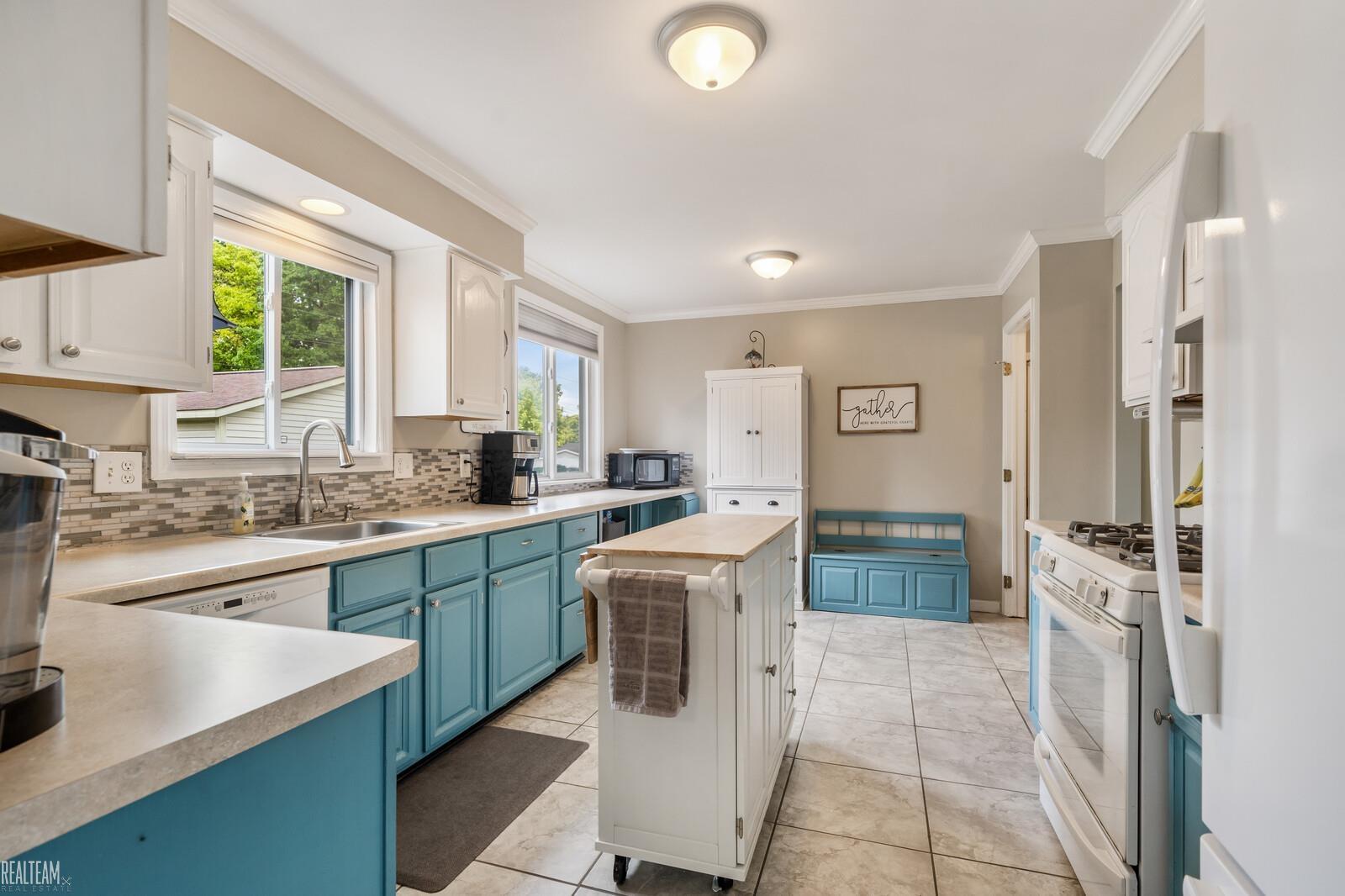 2822 Longview Avenue Rochester Hills, MI 48307 - Photo 8 of 29