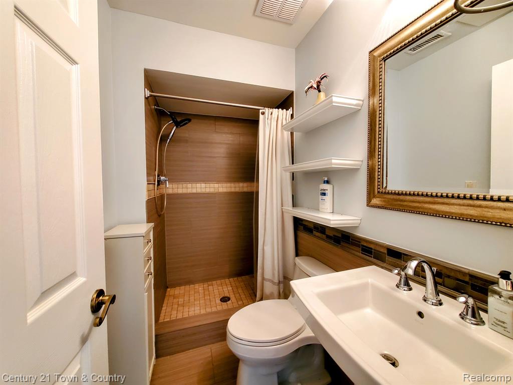 35741 Springvale Street Farmington Hills, MI 48331 - Photo 32 of 35