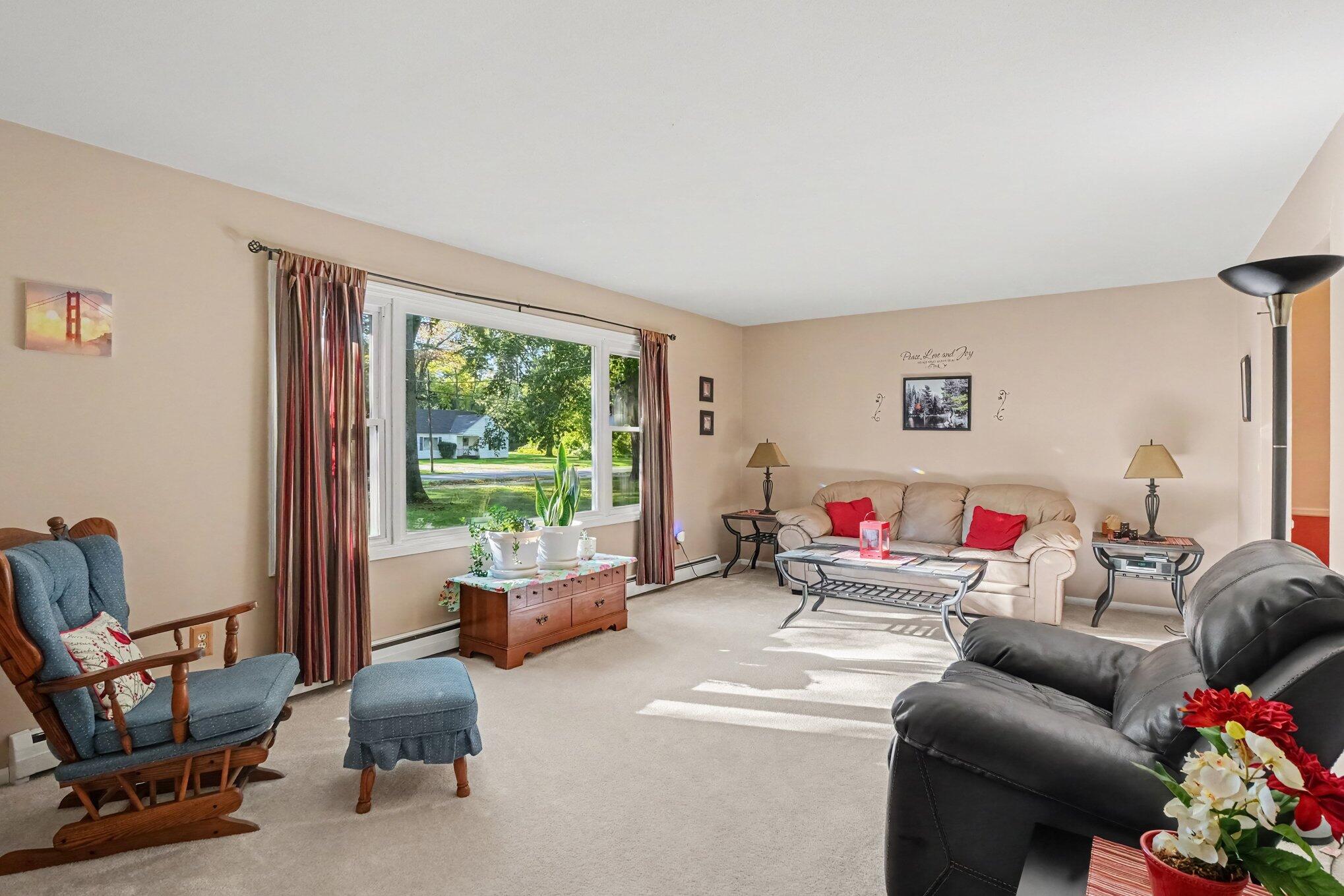 37 South Bear Lake Road Muskegon, MI 49445 - Photo 5 of 33 009_file_7566