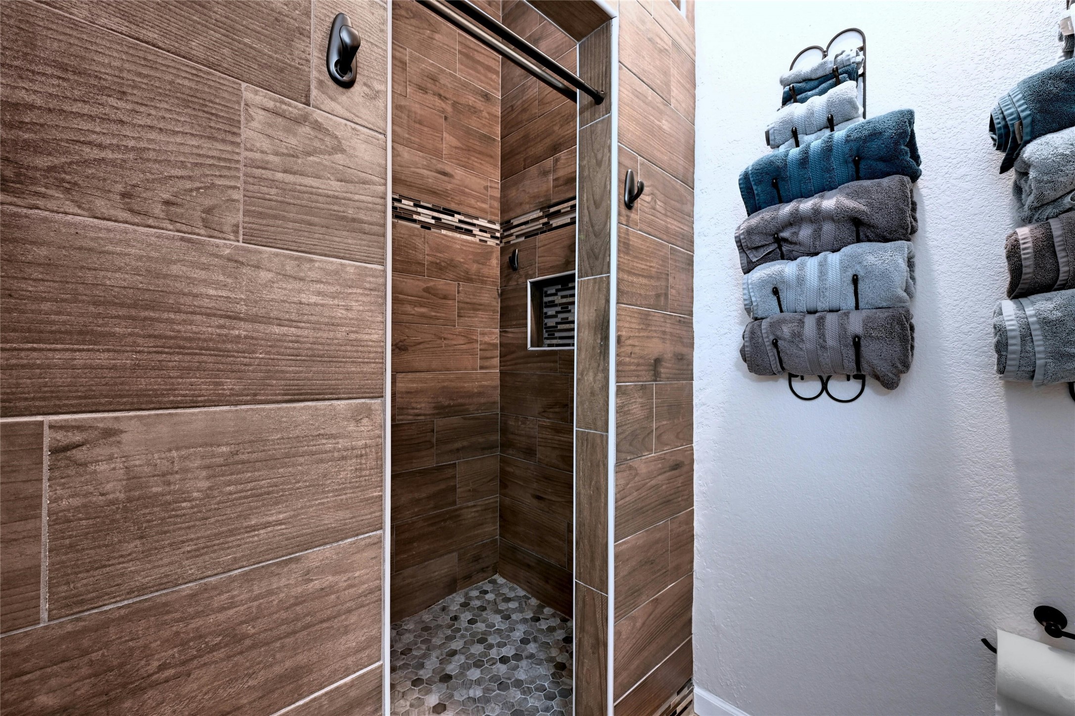 3012 Rochelle Drive Austin, TX 78748 - Photo 14 of 23 Primary walk in shower! & the towel racks will stay!