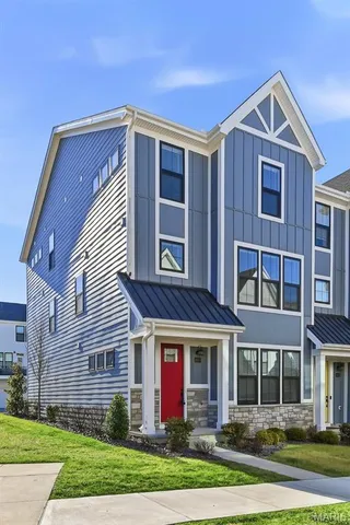 $824,900 | 16503 Honey Locust Drive, Chesterfield, MO 63005