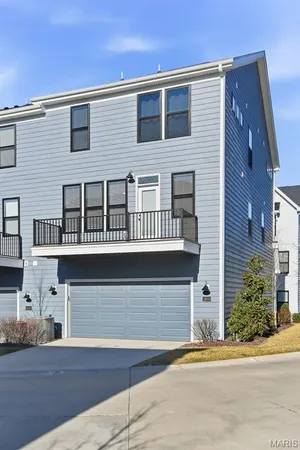 $799,900 | 16503 Honey Locust Drive, Chesterfield, MO 63005