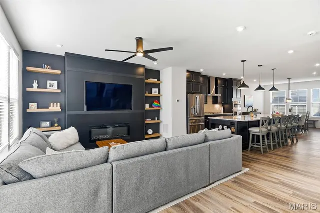 $824,900 | 16503 Honey Locust Drive, Chesterfield, MO 63005