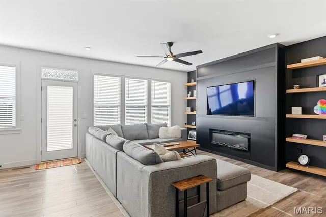 $824,900 | 16503 Honey Locust Drive, Chesterfield, MO 63005