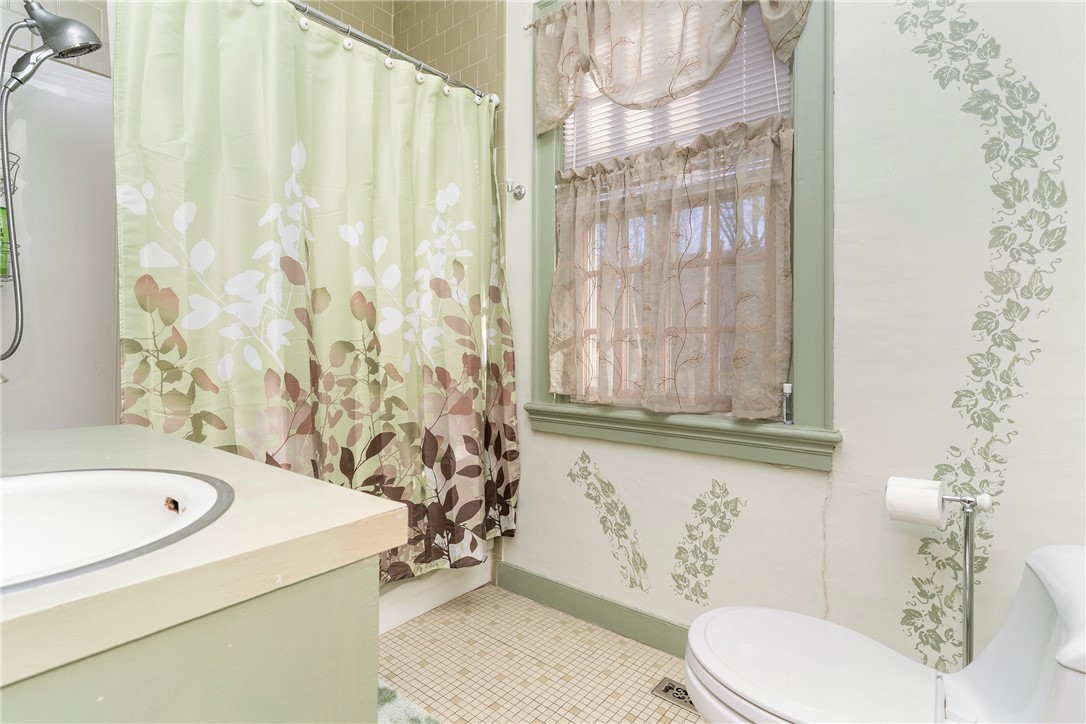 141 Post Road Warwick, RI 02888 - Photo 12 of 50