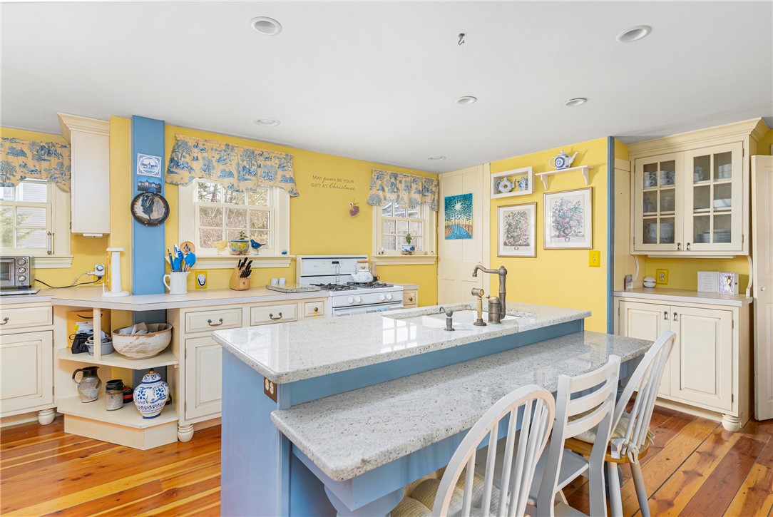 141 Post Road Warwick, RI 02888 - Photo 21 of 50