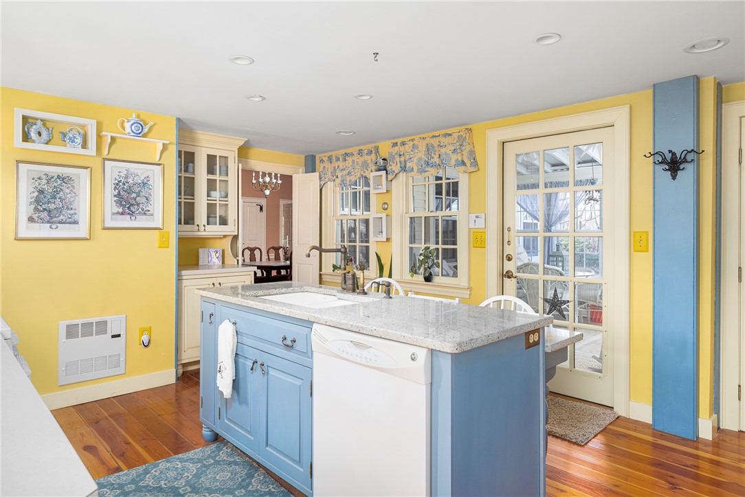 141 Post Road Warwick, RI 02888 - Photo 22 of 50