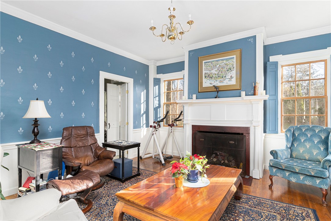 141 Post Road Warwick, RI 02888 - Photo 8 of 50