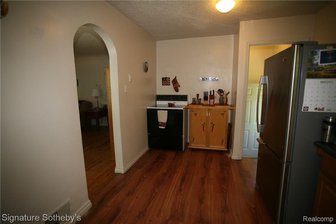 5054 Sashabaw Road Clarkston, MI 48346 - Photo 13 of 18 Kitchen