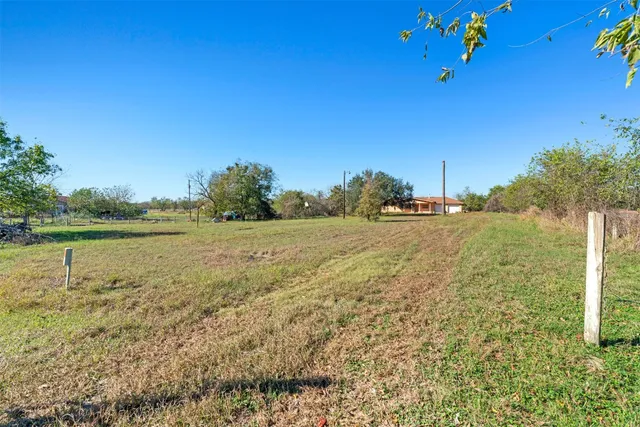 $120,000 | 230 County Road 422, Bartlett, TX 76511