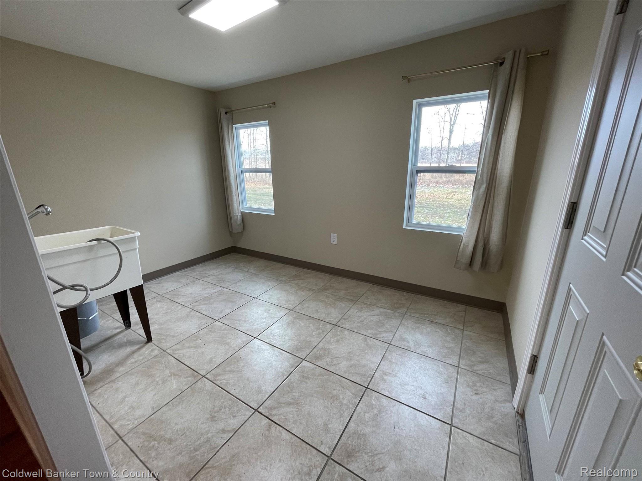 2633 Parman Road Dansville, MI 48819 - Photo 13 of 18 Laundry