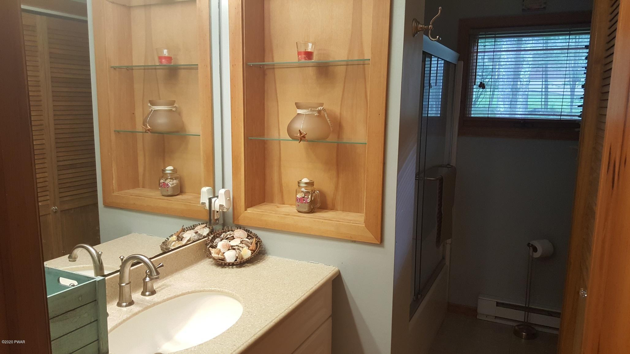 107 Meadowbrook Road Tafton, PA 18464 - Photo 37 of 55 Full Bathroom
