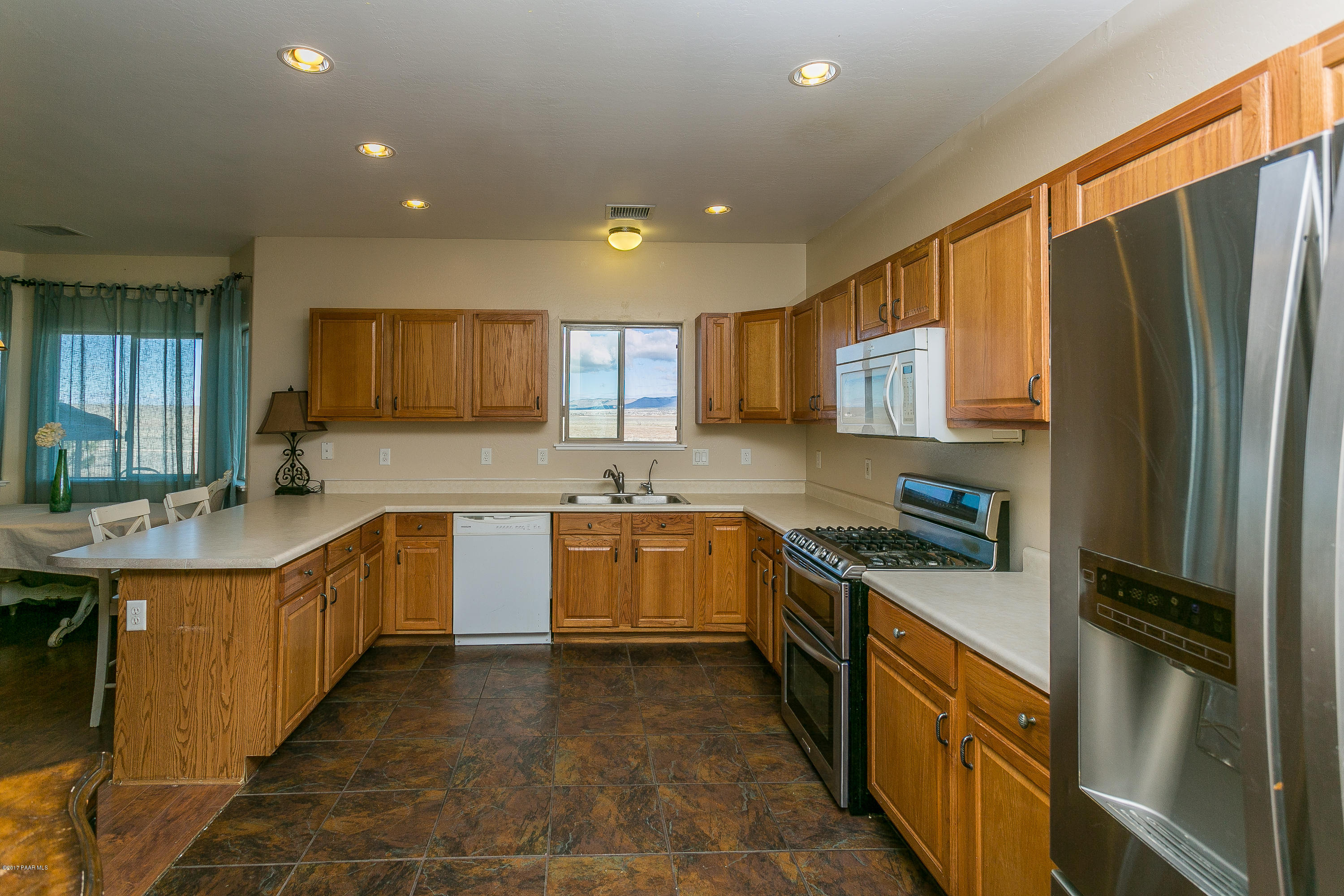 22555 North Malapai Ridge Road Paulden, AZ 86334 - Photo 6 of 18 006_Kitchen (1)