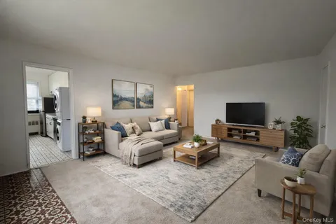 $369,000 | 242-05 61st Avenue, Unit F13 LOWER | Douglaston