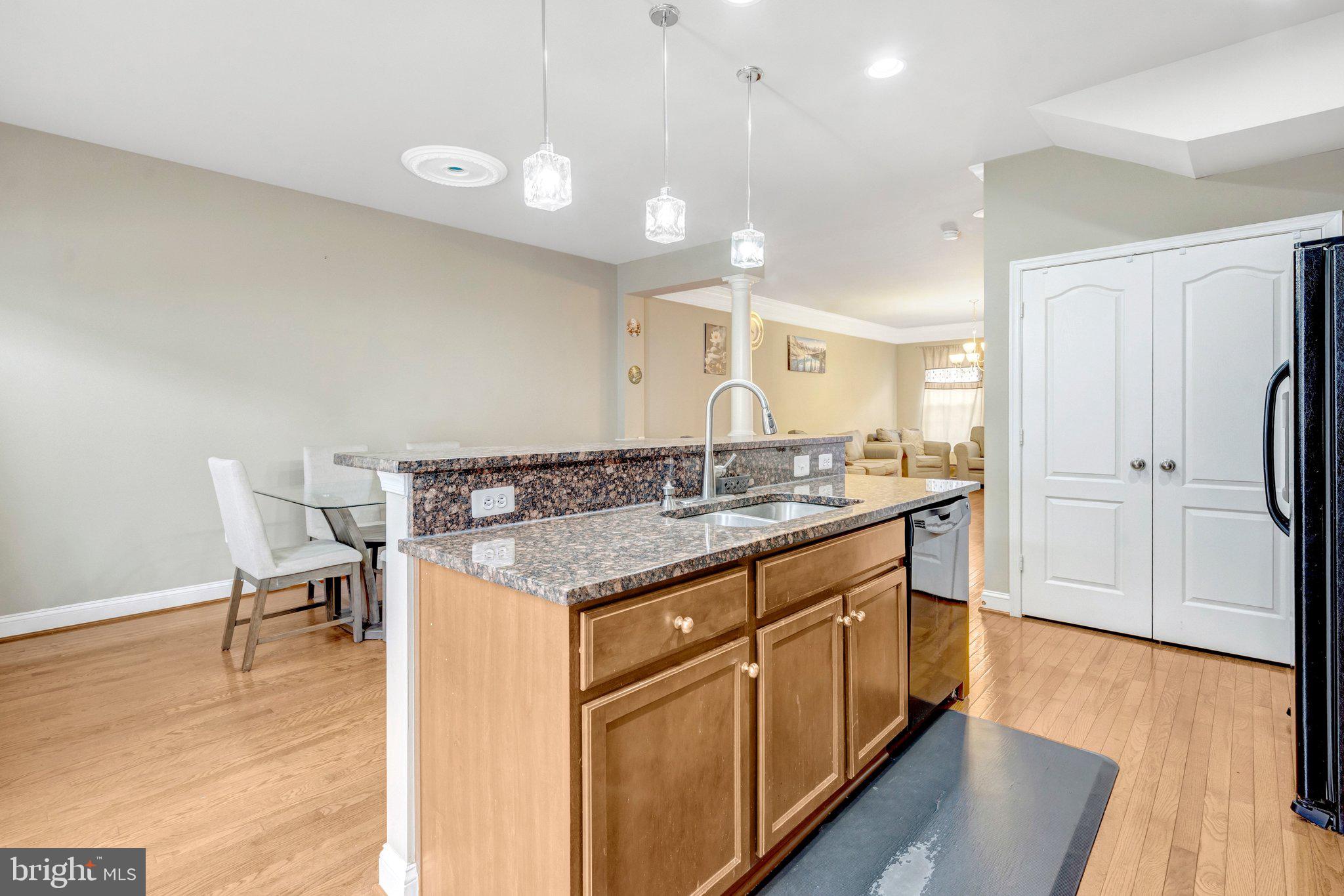 4302 Potomac Highlands Circle Triangle, VA 22172 - Photo 41 of 43 Modern kitchen with elegant finishes.